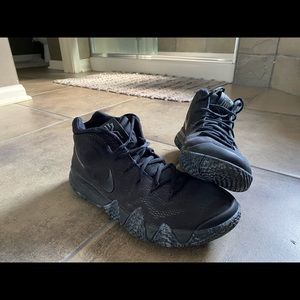 Men’s Kyrie Irving 4s